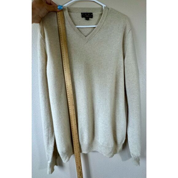 Club Room 100% Cashmere Classic V-Neck Men's Lightweight Cream Sweater Large - Picture 7 of 10